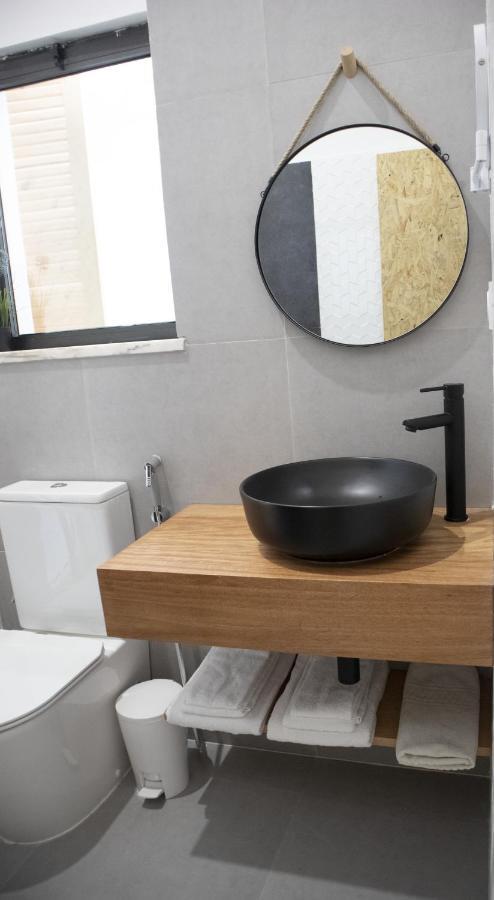 Apartamento encantador com pequeno pátio escondido Espargos Exterior foto