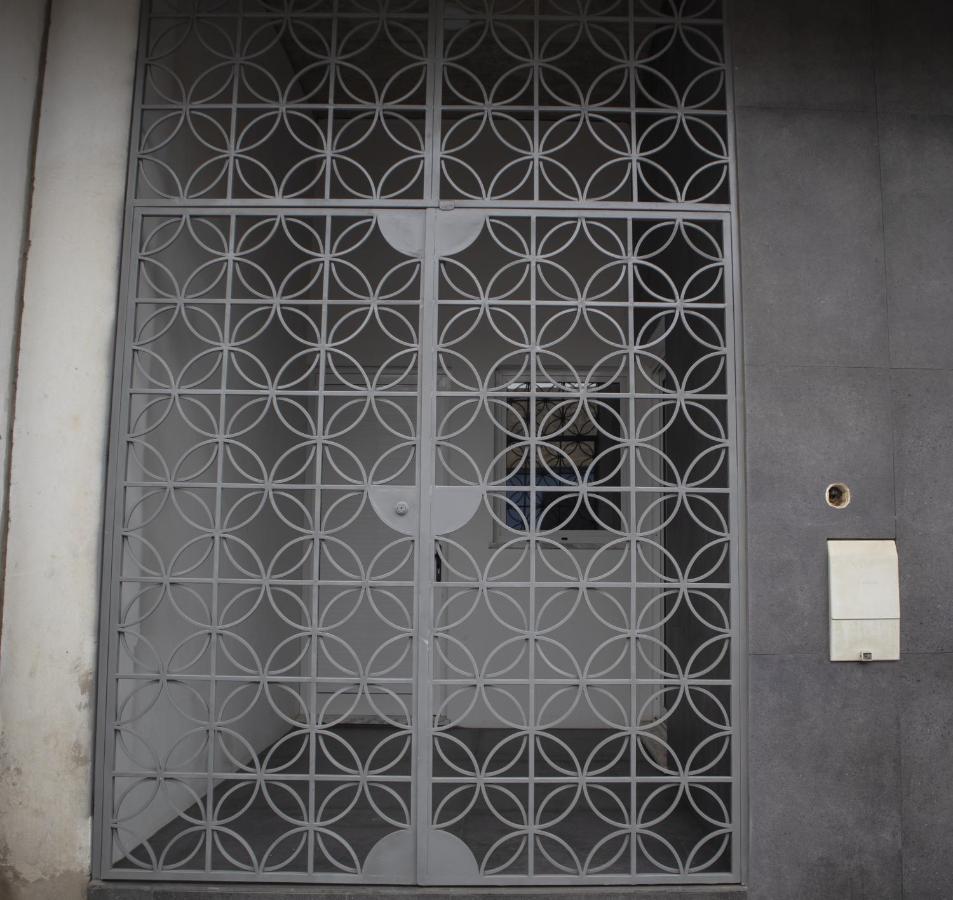 Apartamento encantador com pequeno pátio escondido Espargos Exterior foto